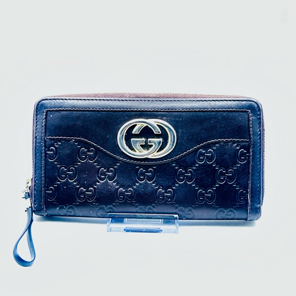 GUCCI SUKEY   Black GG Leather Zip-Around Wallet with Gold Logo